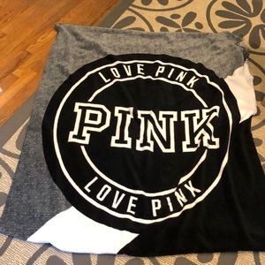 VS Pink blanket